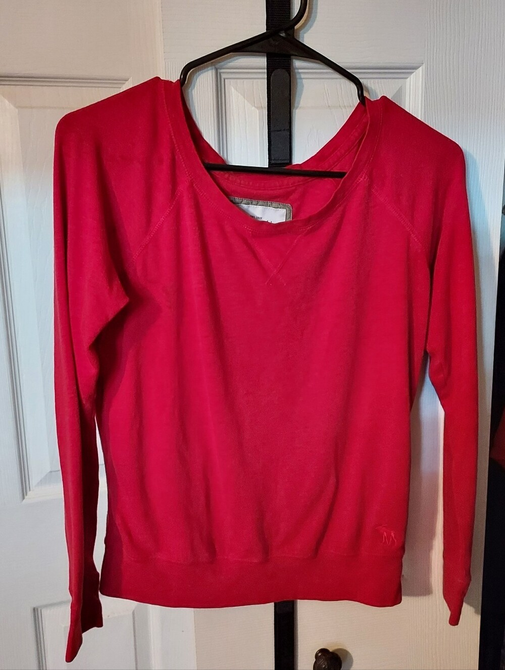 Abercrombie & Fitch Women's Crewneck Sweatshirt - Red